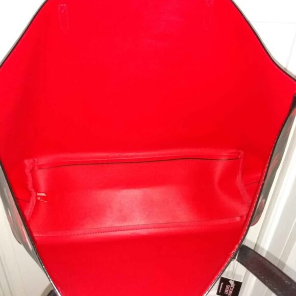 Victoria Secret Red Rose 2019 Limited Weekender Tote - Picture 3 of 4